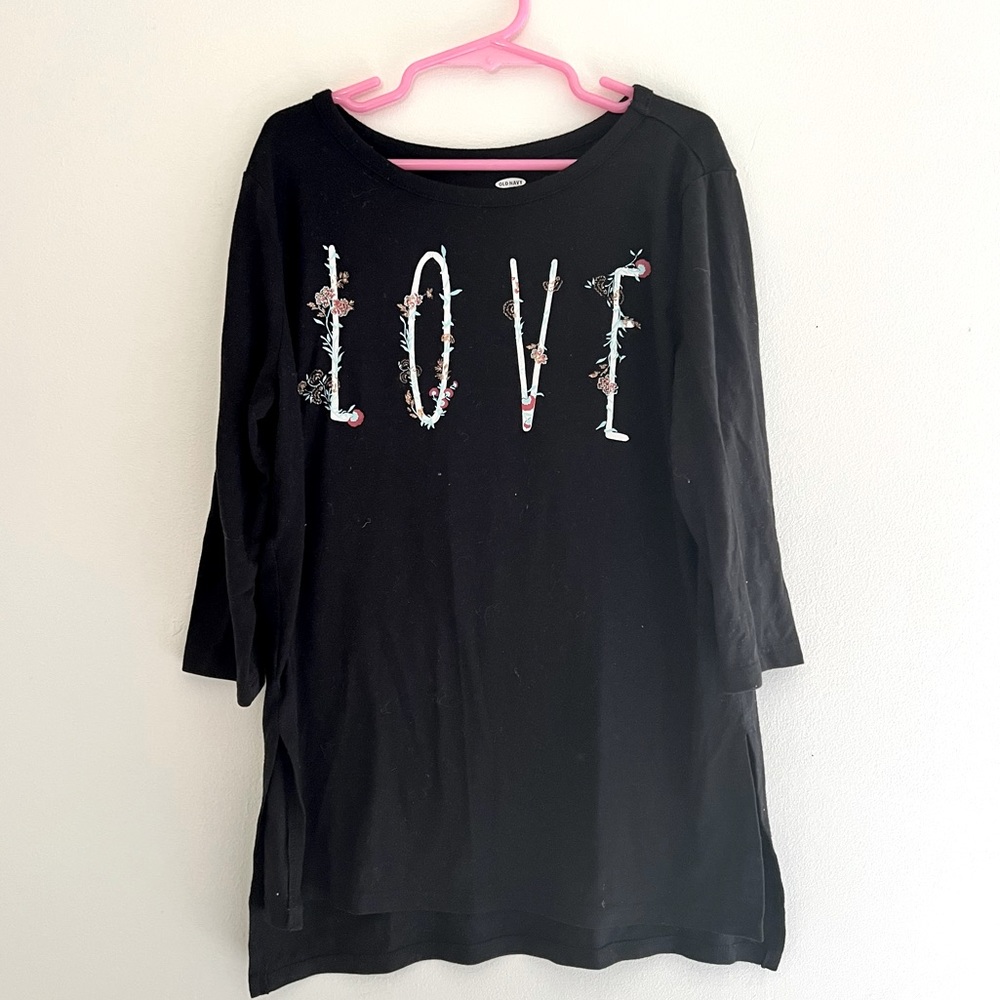 Old navy- “LOVE” tunic/shirt size M (8)